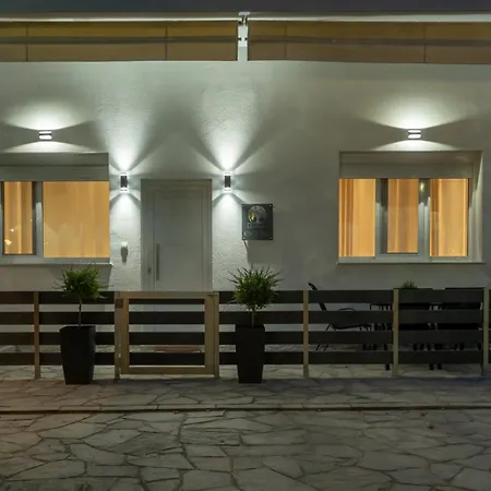 Πανσιόν Evdokia Luxurious Living 4*