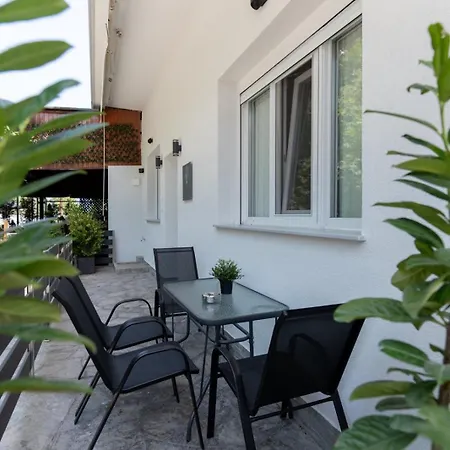 Evdokia Luxurious Living 4* Σταυρός